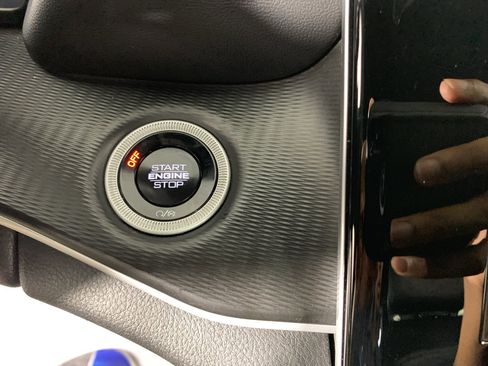 Used 2024 Jeep Grand Cherokee Altitude RWD image 18