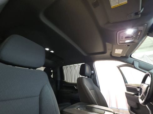Used 2023 Chevrolet Silverado 1500 LT AWD/4WD image 18
