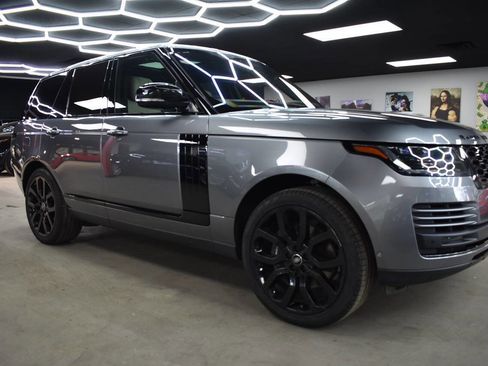 Used 2020 Land Rover Range Rover HSE image 4