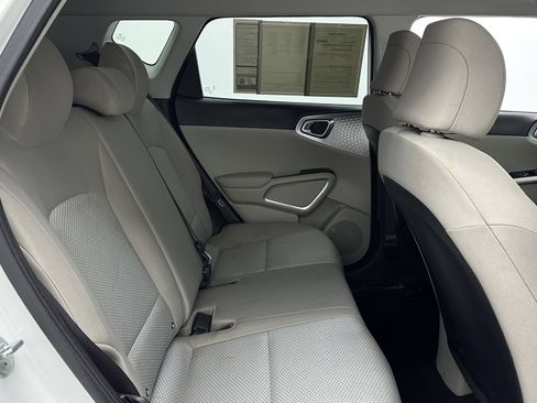 Used 2021 Kia Soul LX image 30