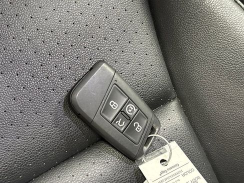 Used 2021 Volkswagen Atlas SE w/ Panoramic Sunroof Package image 27