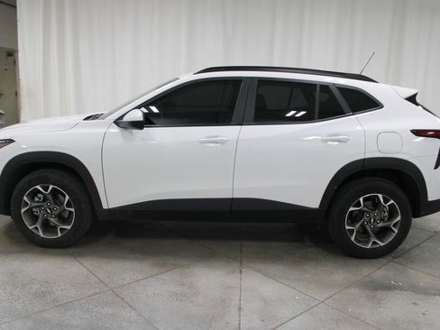 Used 2024 Chevrolet Trax LT image 6