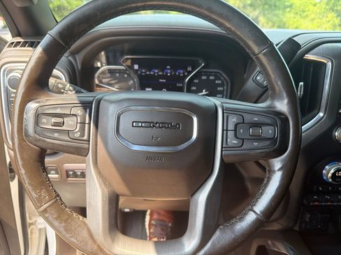 Used 2019 GMC Sierra 1500 Denali w/ Denali Ultimate Package AWD/4WD image 16