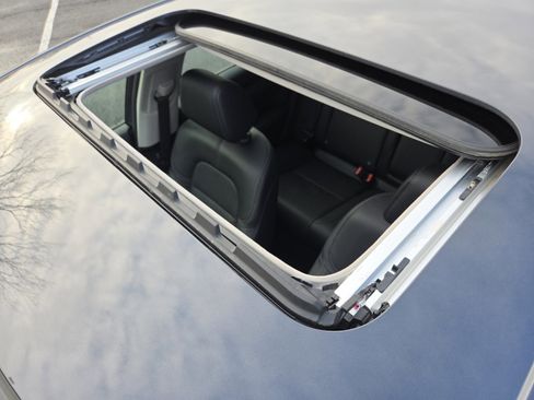 Certified 2023 Honda Civic EX-L image 4