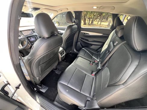 Used 2020 INFINITI QX50 Luxe w/ Navigation Package image 16