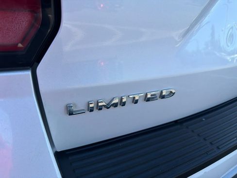 Used 2018 Ford Expedition Limited w/ Equipment Group 302A AWD/4WD image 32