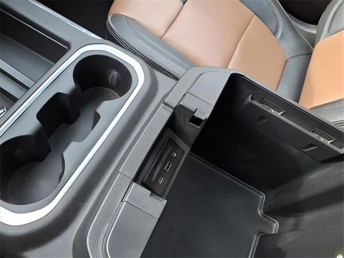 Used 2021 Chevrolet Silverado 1500 High Country w/ Technology Package image 31