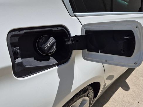 Used 2015 BMW 320i Sedan RWD image 24