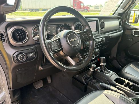 Used 2022 Jeep Gladiator Sport AWD/4WD image 4