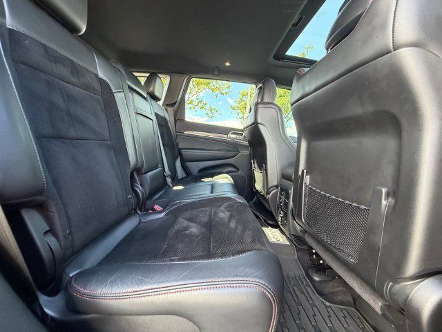 Used 2017 Jeep Grand Cherokee Trailhawk AWD/4WD image 18