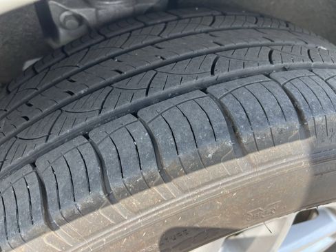 Used 2023 Ford Edge SEL w/ Convenience Package image 13