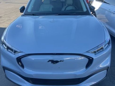Certified 2025 Ford Mustang Mach-E Premium image 3