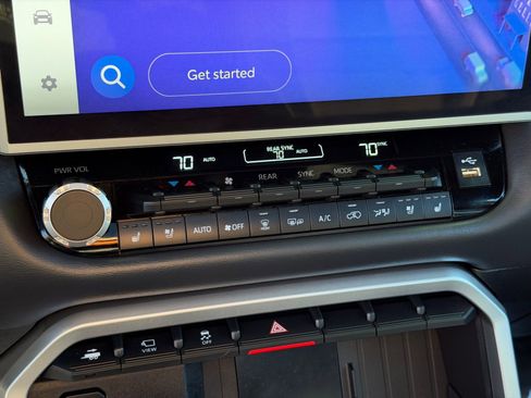 Used 2025 Toyota Sequoia Platinum AWD/4WD image 22