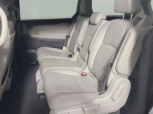 Certified 2018 Honda Odyssey EX-L image 17