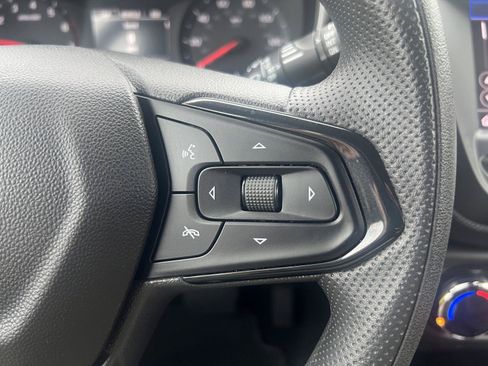 Used 2023 Chevrolet TrailBlazer LS FWD image 19