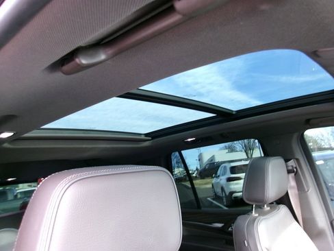 Used 2021 GMC Yukon Denali w/ Denali Premium Package image 19