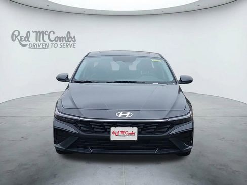 New 2026 Hyundai Elantra Limited FWD image 8