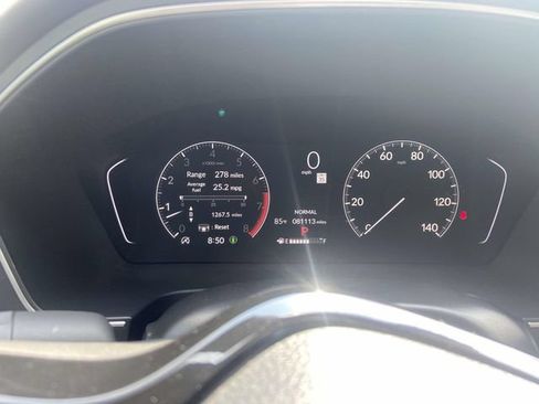Used 2025 Honda Pilot Touring image 17