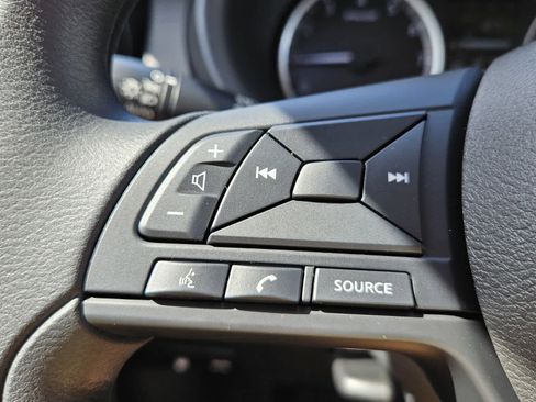 New 2025 Nissan Kicks Play S image 12