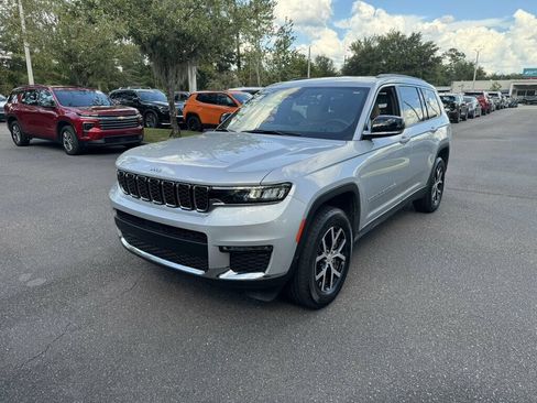 Used 2025 Jeep Grand Cherokee L Limited w/ Trailer Tow Package AWD/4WD image 1