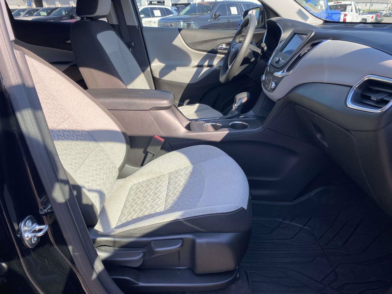 Used 2024 Chevrolet Equinox LS w/ LS Convenience Package FWD image 12