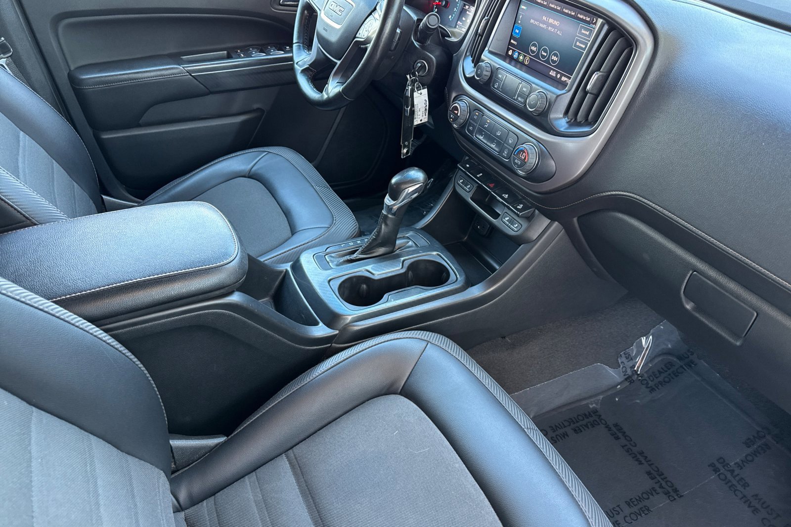 Certified 2022 GMC Canyon AT4 w/ Trailering Package AWD/4WD image 16