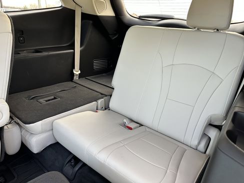 Used 2022 Buick Enclave Premium w/ Experience Buick Package image 23