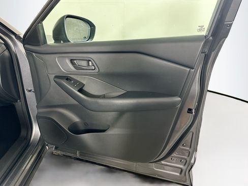 Used 2024 Nissan Rogue S AWD/4WD image 30