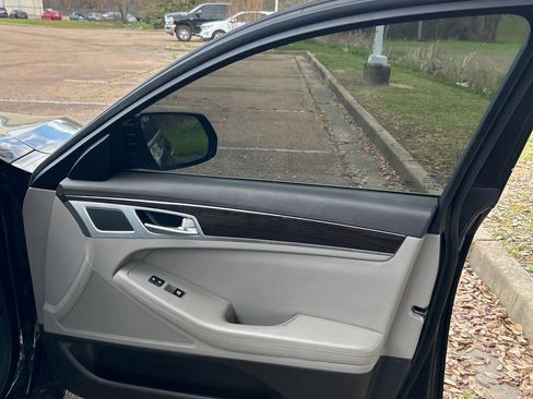 Used 2017 Genesis G80 3.8 image 22