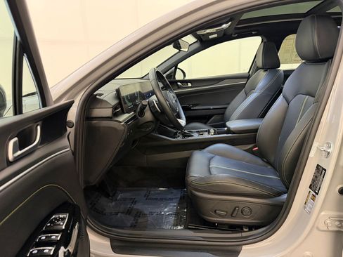 Used 2025 Kia K5 GT FWD image 4