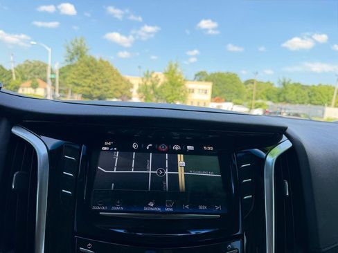 Used 2019 Cadillac Escalade Premium Luxury AWD/4WD image 16