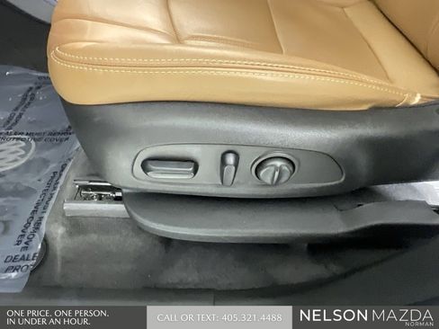 Used 2019 Buick Enclave Essence image 25