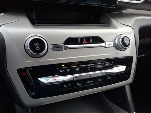 Used 2022 Ford Explorer XLT w/ Equipment Group 202A image 20