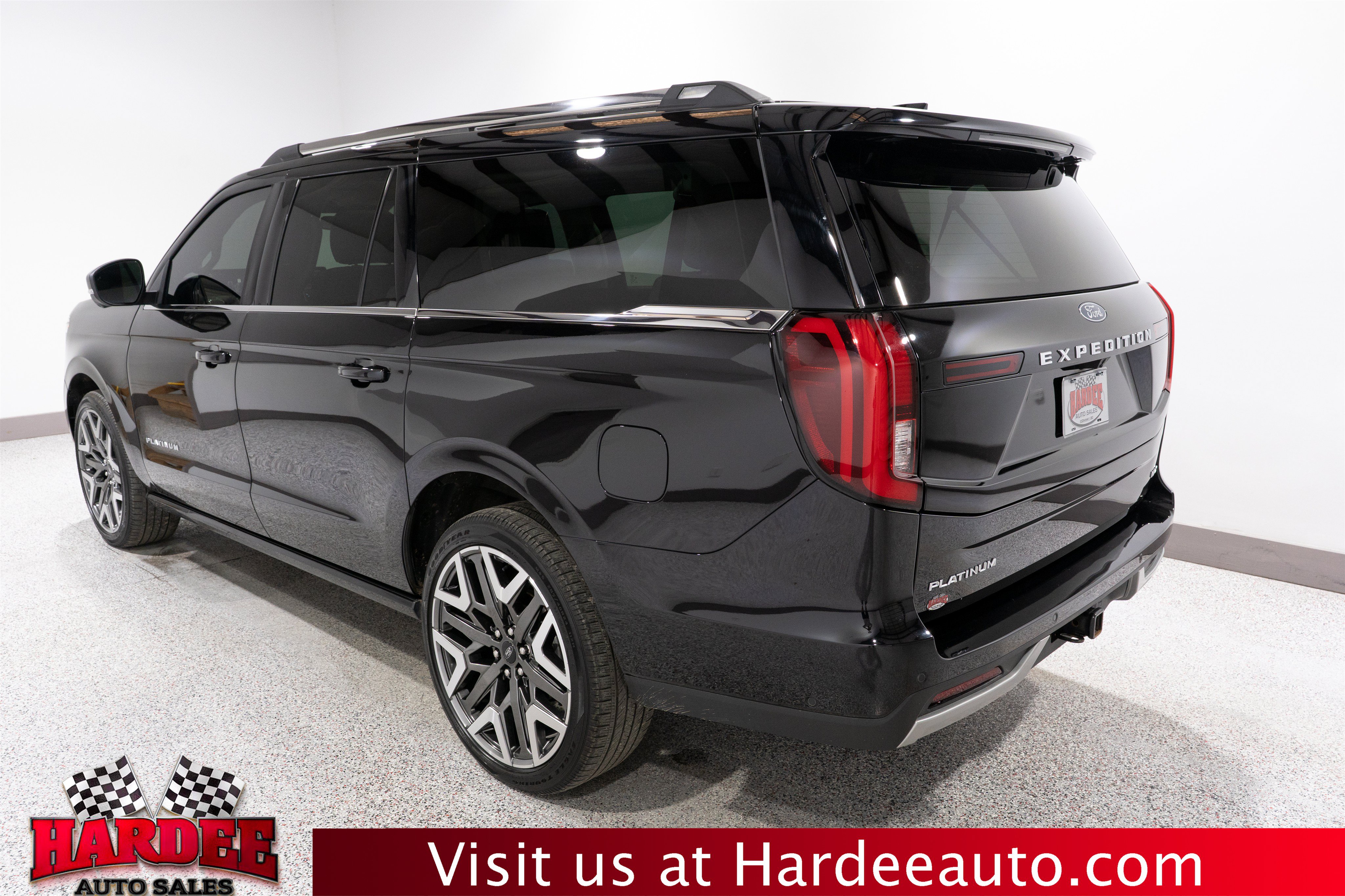 Used 2025 Ford Expedition Max Platinum w/ Platinum Ultimate Package AWD/4WD image 3