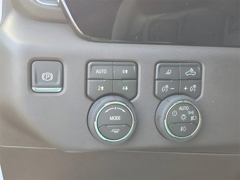 New 2026 Chevrolet Silverado 2500 LT w/ Texas Edition image 28