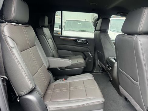 New 2026 Chevrolet Suburban High Country image 25