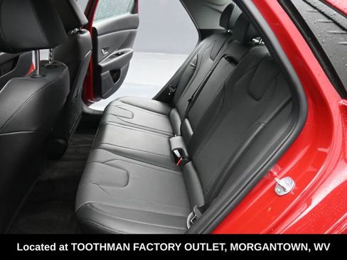 Used 2023 Hyundai Elantra Limited FWD image 12