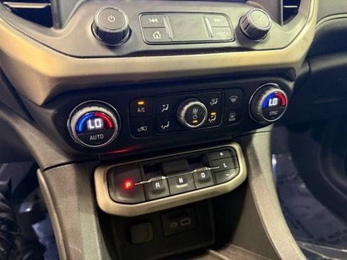 Used 2023 GMC Acadia Denali w/ Denali Ultimate Package FWD image 24