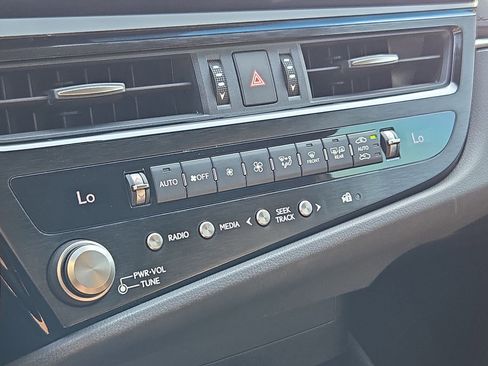 Used 2023 Lexus ES 350 w/ Accessory Package (Z1) FWD image 26
