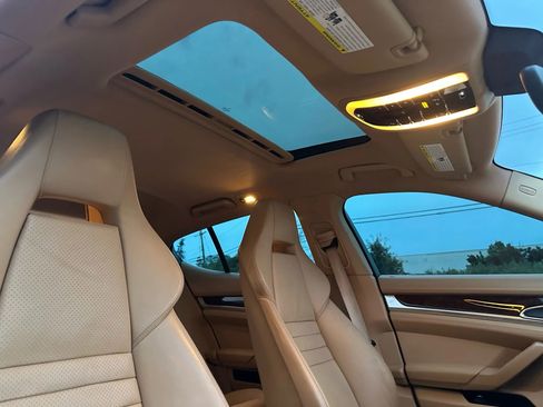 Used 2010 Porsche Panamera 4S image 30