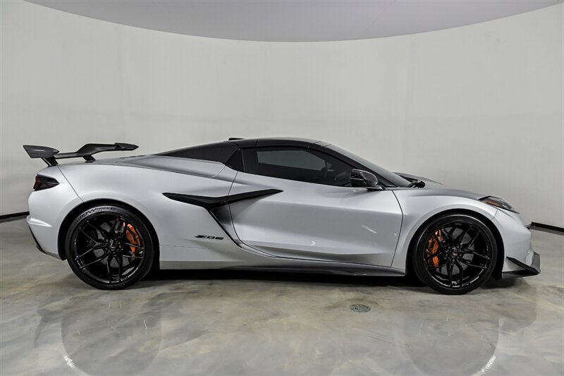 Used 2026 Chevrolet Corvette Z06 RWD image 11