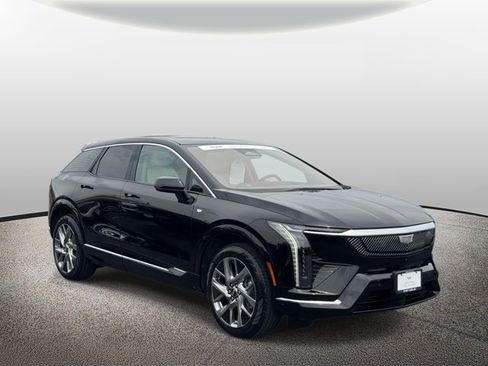Certified 2025 Cadillac Optiq Luxury 1 AWD/4WD image 26