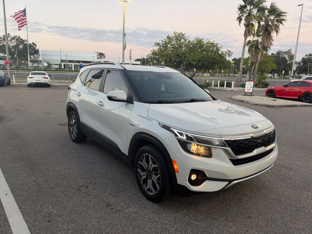 Used 2021 Kia Seltos EX AWD/4WD image 5