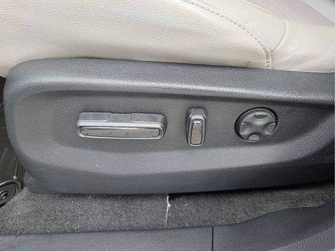 Used 2020 Honda CR-V Touring image 16