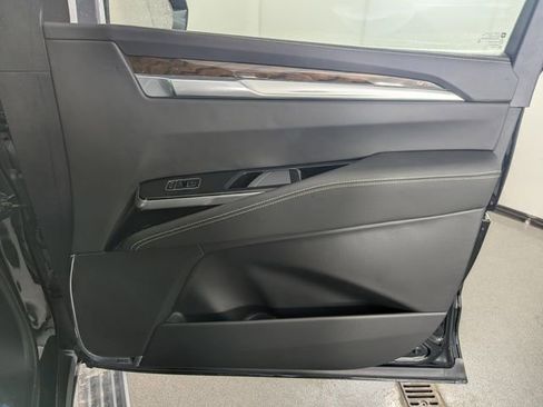 Used 2025 Cadillac Escalade Premium Luxury Platinum image 21