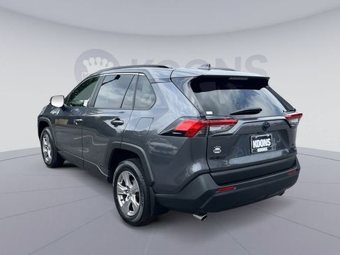 Used 2023 Toyota RAV4 LE AWD/4WD image 4