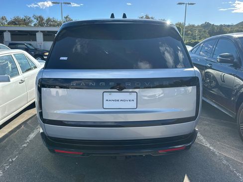 Used 2025 Land Rover Range Rover SE image 6