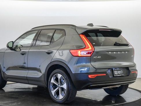 Certified 2026 Volvo XC40 B5 Plus AWD/4WD image 2