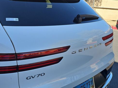 Certified 2026 Genesis GV70 2.5T Advanced w/ G1 Accessory Package AWD/4WD image 11