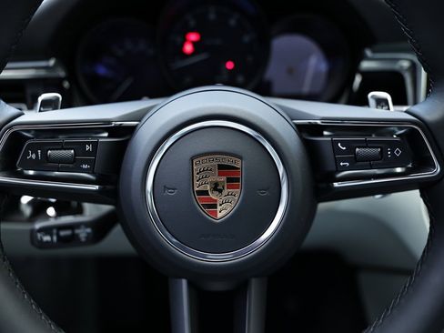 New 2026 Porsche Macan image 37